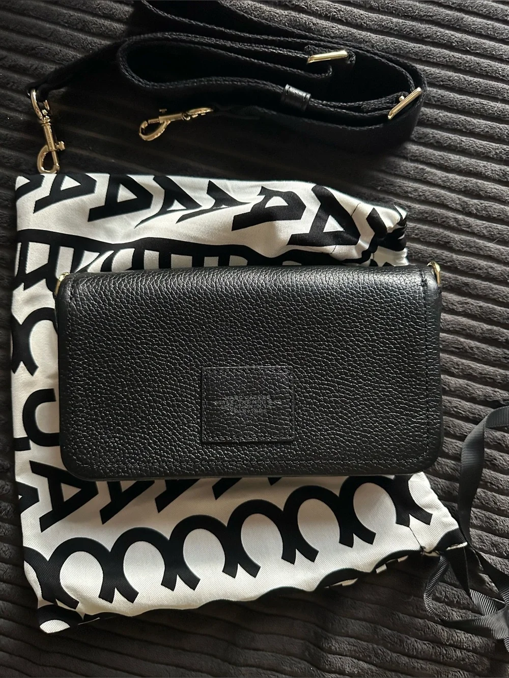 Marc Jacobs Black Pebbled Leather Mini Crossbody - Picture 2 of 4